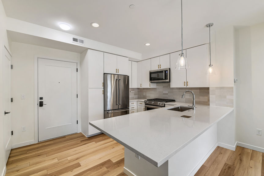 3 7357 Grandview Avenue Unit 203 - Lauryn Dempsey Dempsey Group - 010 - 10 Kitchen