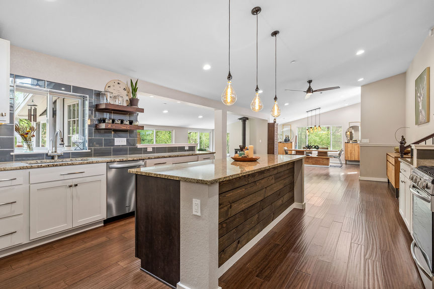 4 - 626ValleyLane Lauryn Dempsey Dempsey Group 19