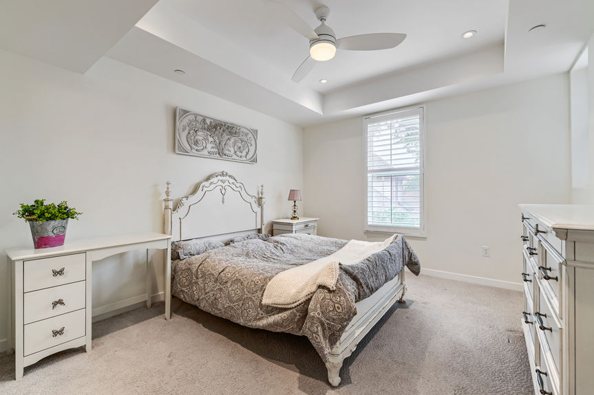 4 7357 Grandview Avenue Unit 203 - Lauryn Dempsey Dempsey Group - 014 - 14 Primary Bedroom