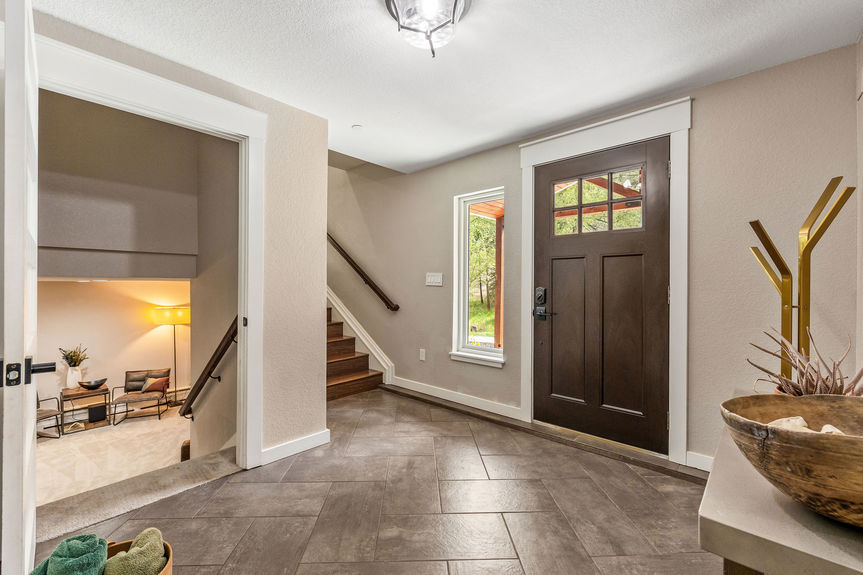 626ValleyLane Lauryn Dempsey Dempsey Group 12