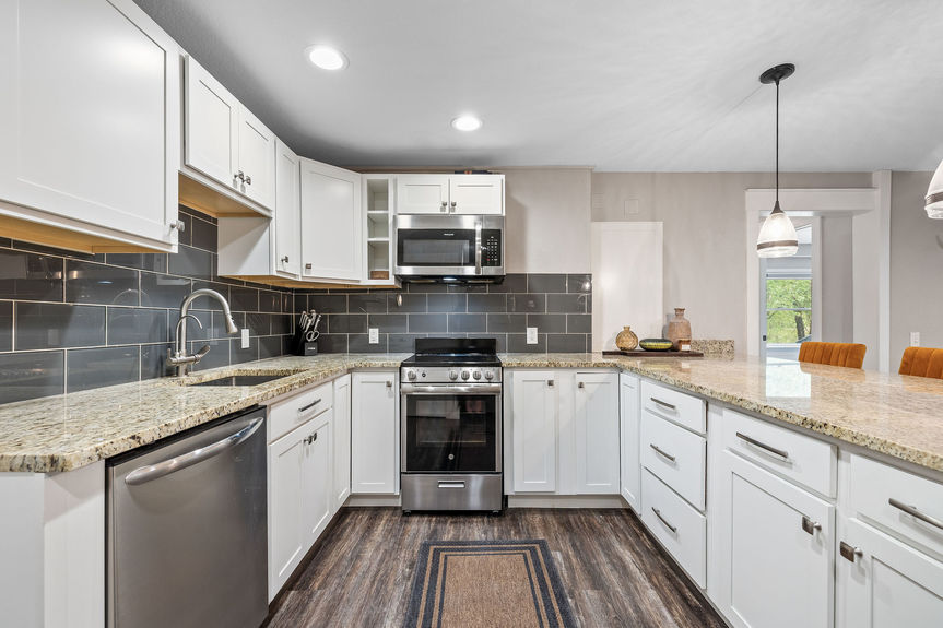 626ValleyLane Lauryn Dempsey Dempsey Group 59