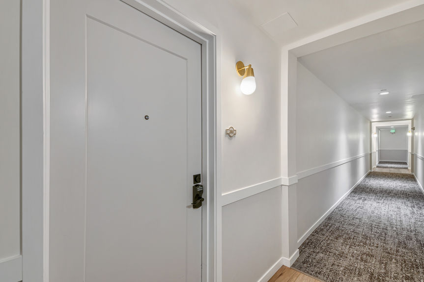 7357 Grandview Avenue Unit 203 - Lauryn Dempsey Dempsey Group - 003 - 03 Foyer