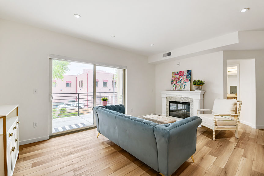 7357 Grandview Avenue Unit 203 - Lauryn Dempsey Dempsey Group - 004 - 04 Living Room