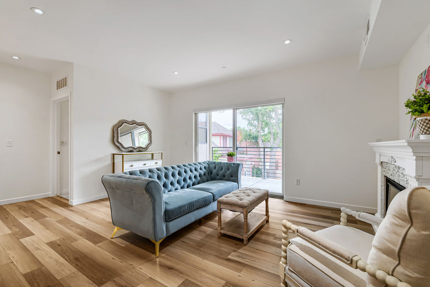 7357 Grandview Avenue Unit 203 - Lauryn Dempsey Dempsey Group - 005 - 05 Living Room