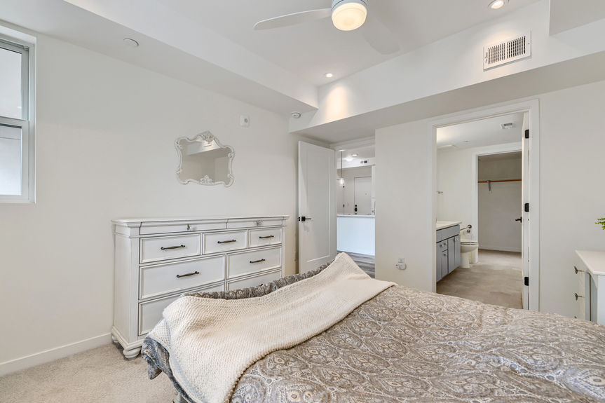 7357 Grandview Avenue Unit 203 - Lauryn Dempsey Dempsey Group - 016 - 16 Primary Bedroom