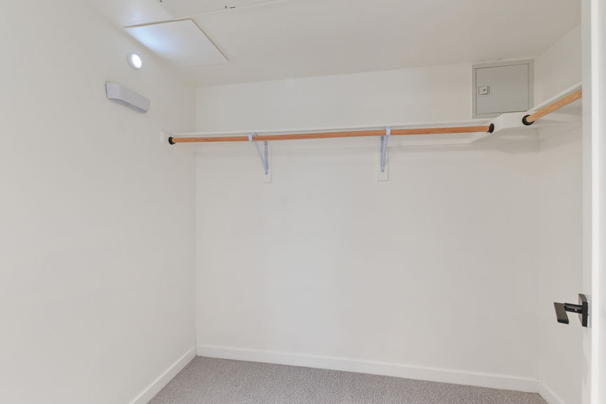 7357 Grandview Avenue Unit 203 - Lauryn Dempsey Dempsey Group - 023 - 23 Closet