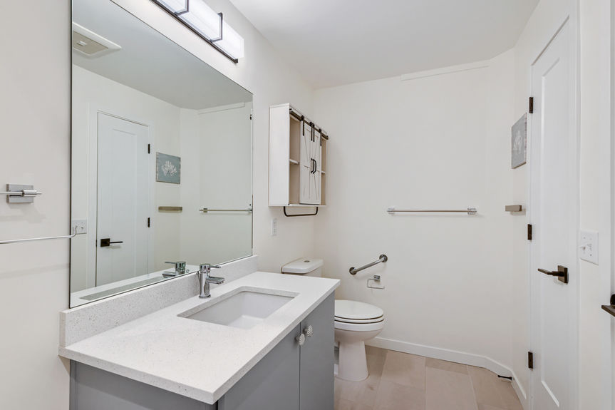 7357 Grandview Avenue Unit 203 - Lauryn Dempsey Dempsey Group - 026 - 26 Bathroom