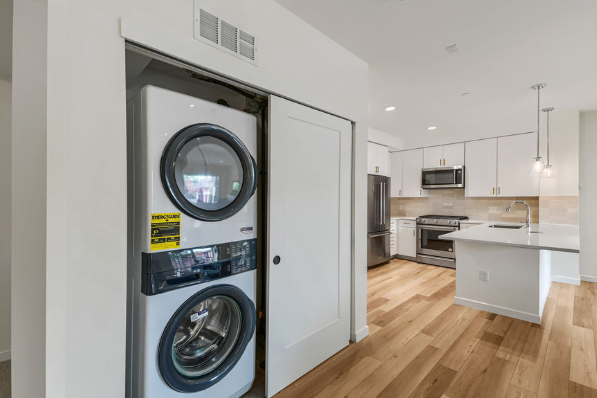 7357 Grandview Avenue Unit 203 - Lauryn Dempsey Dempsey Group - 027 - 27 Laundry Room