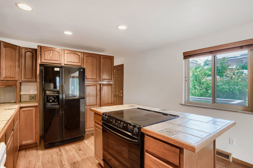 8221 W 70th Avenue - Lauryn Dempsey Dempsey Group - 012 - 09 Kitchen