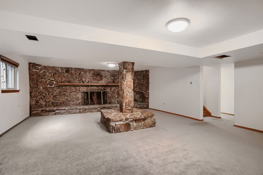 8221 W 70th Avenue - Lauryn Dempsey Dempsey Group - 015 - 12 Family Room
