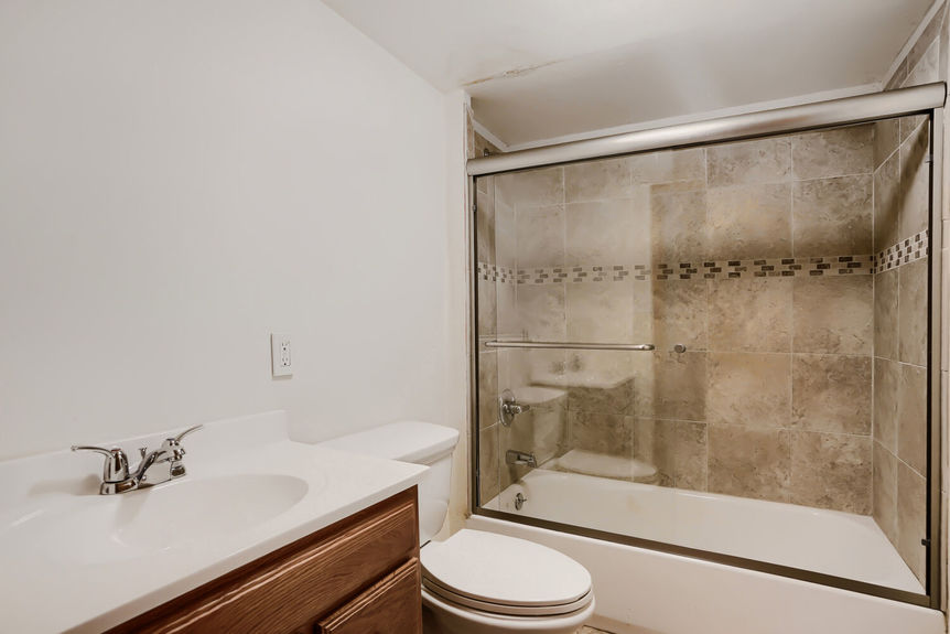8221 W 70th Avenue - Lauryn Dempsey Dempsey Group - 025 - 22 Bathroom