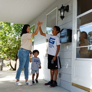 Family purchasing a house with Realtor® Francisco Salgado Gresham, Oregon