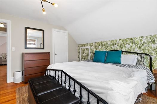 50 Broadview Avenue Gallery Image 20