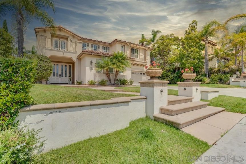 F5EF3A0D-DB98-48E5-94D1-D8AAC20268AC