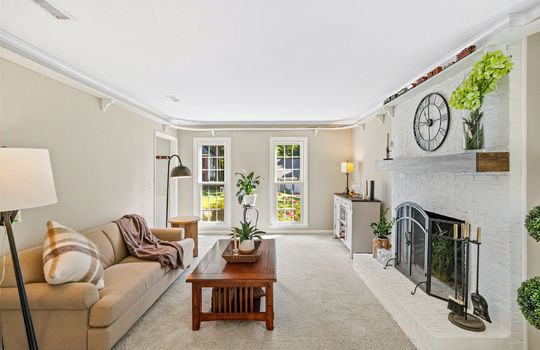 2010 Glendalough Ln-10