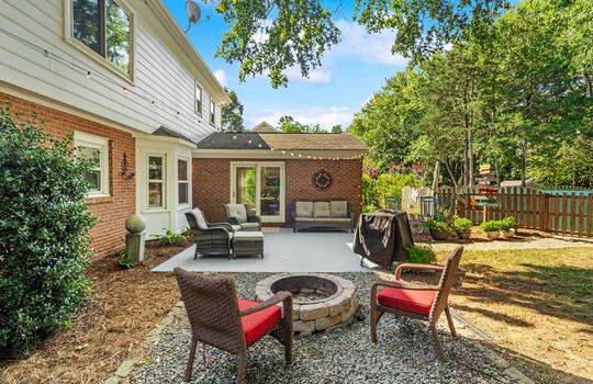 2010 Glendalough Ln-37