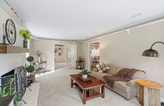 2010 Glendalough Ln-9