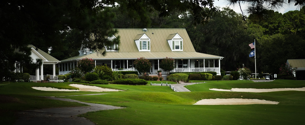 Legend Oaks Golf Club clubhouse and fairways in Kingsland, Texas near Lake LBJ with rolling greens and sand bunkers