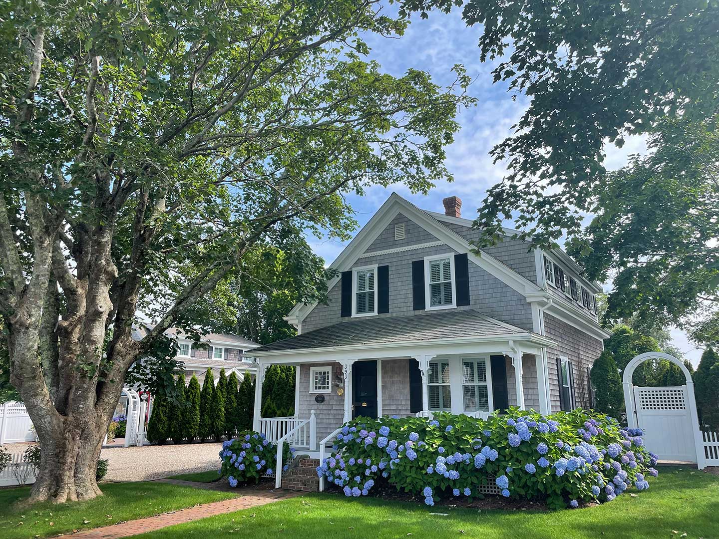 Buy with Larnard Real Estate