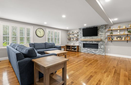 85 Mann Hill-23